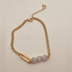 Stainless steel bracelet for women beaded design